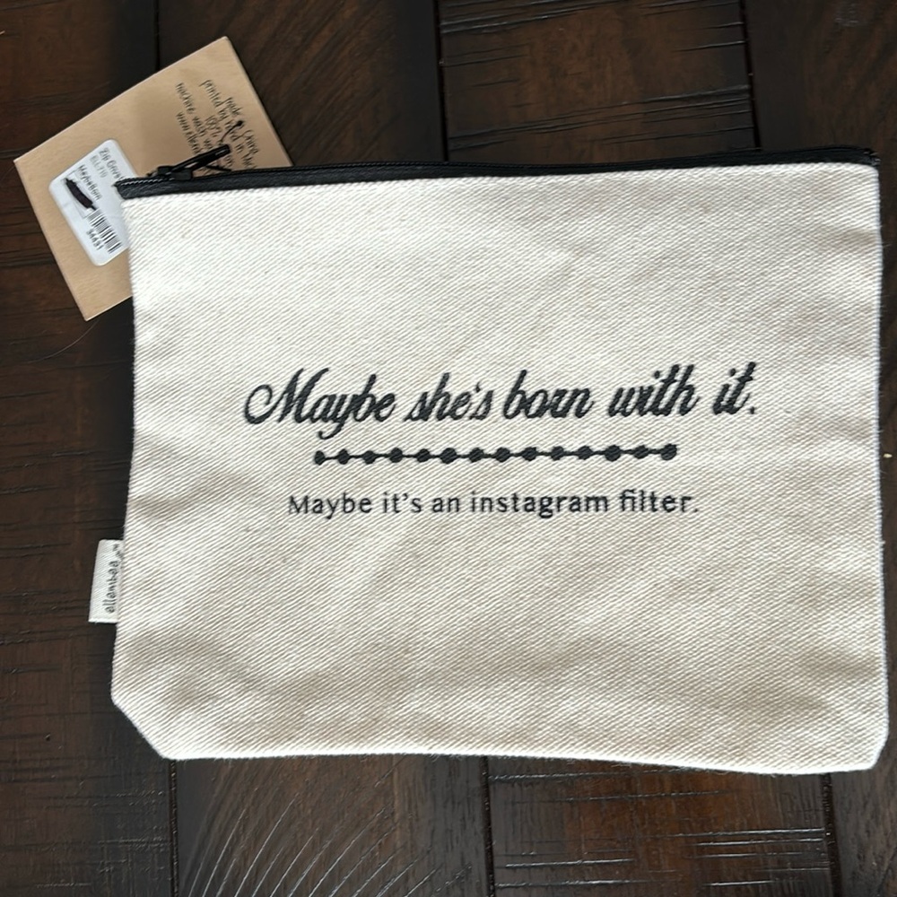 NEW 🏷️ cosmetic pouch